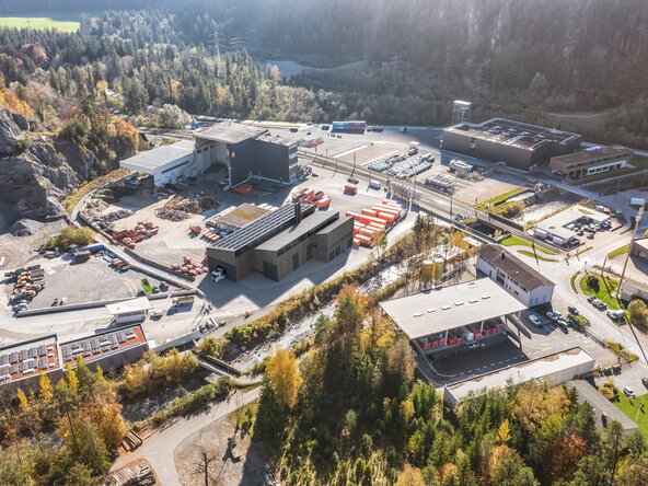 Drohnenaufnahme vom Heizwerk Bludenz Bürs